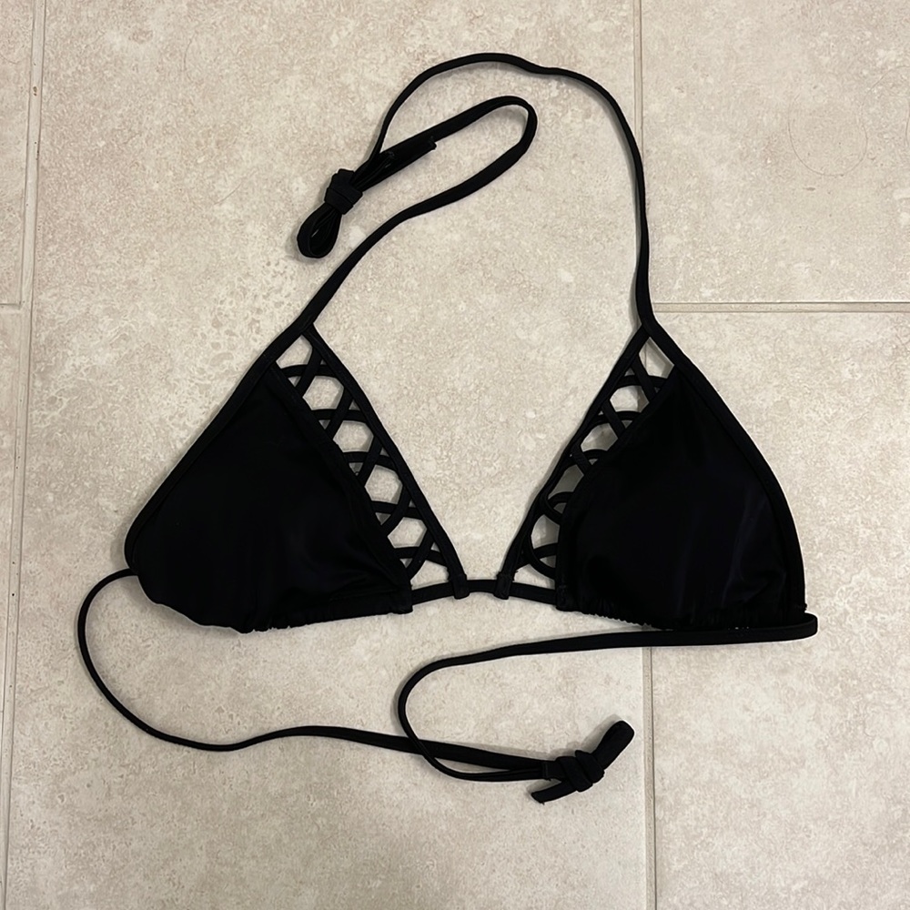 VICTORIA’S SECRET | Black Cutout Triangle Bathing Suit Top